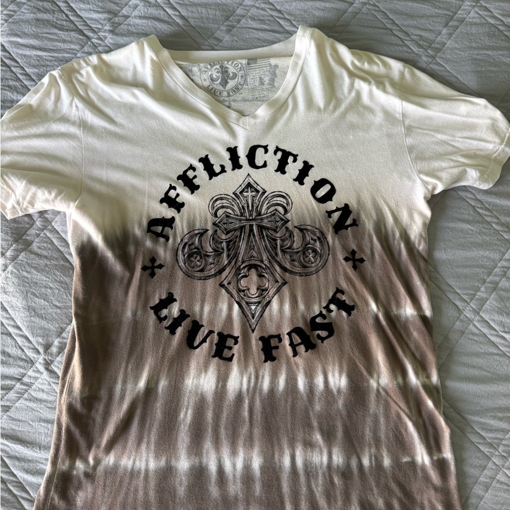 Men’s Affliction V neck T size L